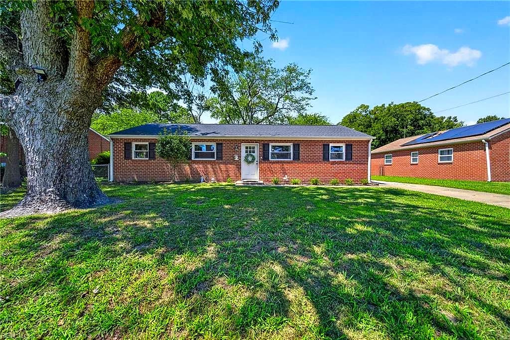 47 Nathan ST, HAMPTON VA 23669 - Photo 2