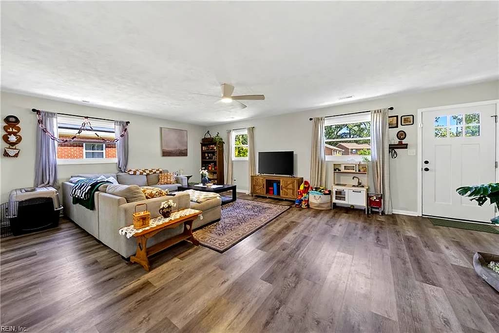 47 Nathan ST, HAMPTON VA 23669 - Photo 5