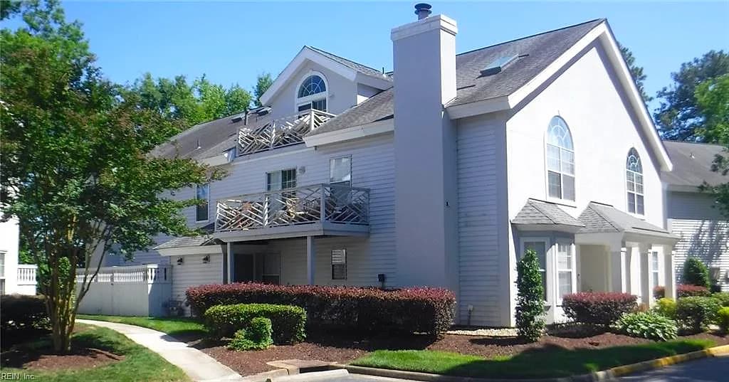 423 Seahorse RN, CHESAPEAKE VA 23320 - Photo 2