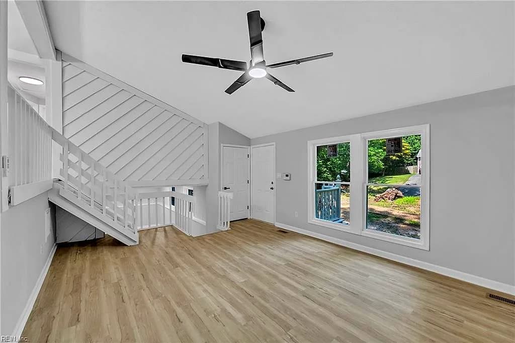 162 E Rexford DR, NEWPORT NEWS VA 23608 - Photo 4