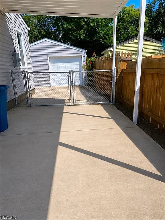 853 32nd ST, NEWPORT NEWS VA 23607 - Photo 5