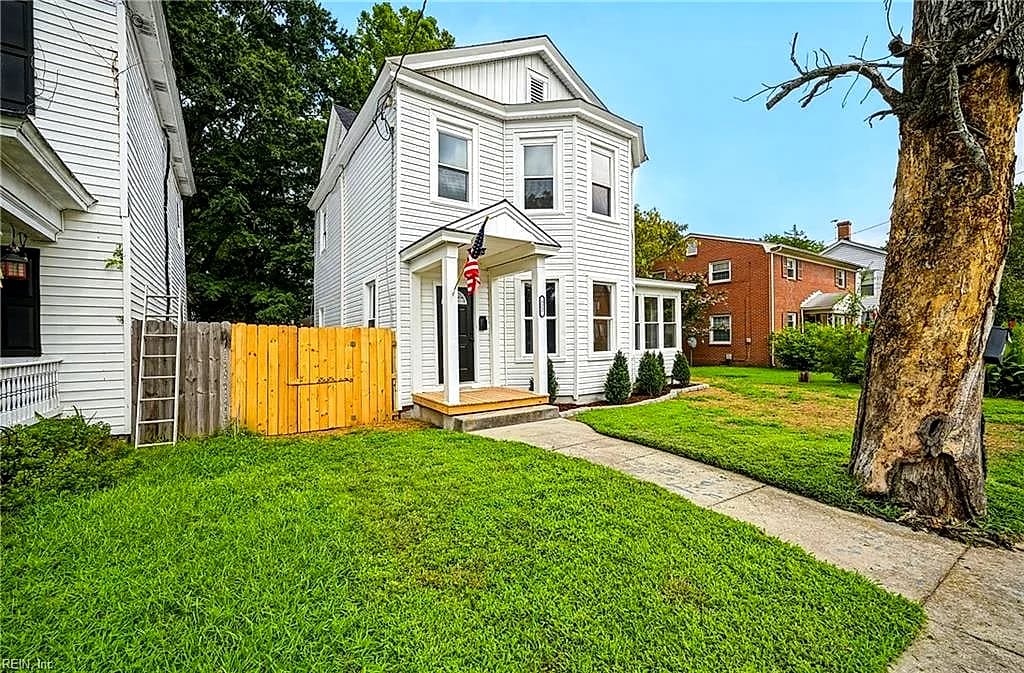 322 Clay ST, FRANKLIN VA 23851 - Photo 3