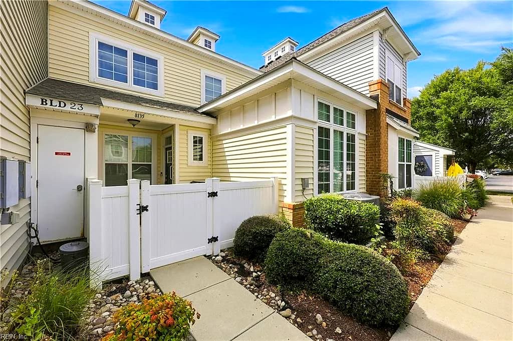 8135 Captains WAY, NORFOLK VA 23518 - Photo 2