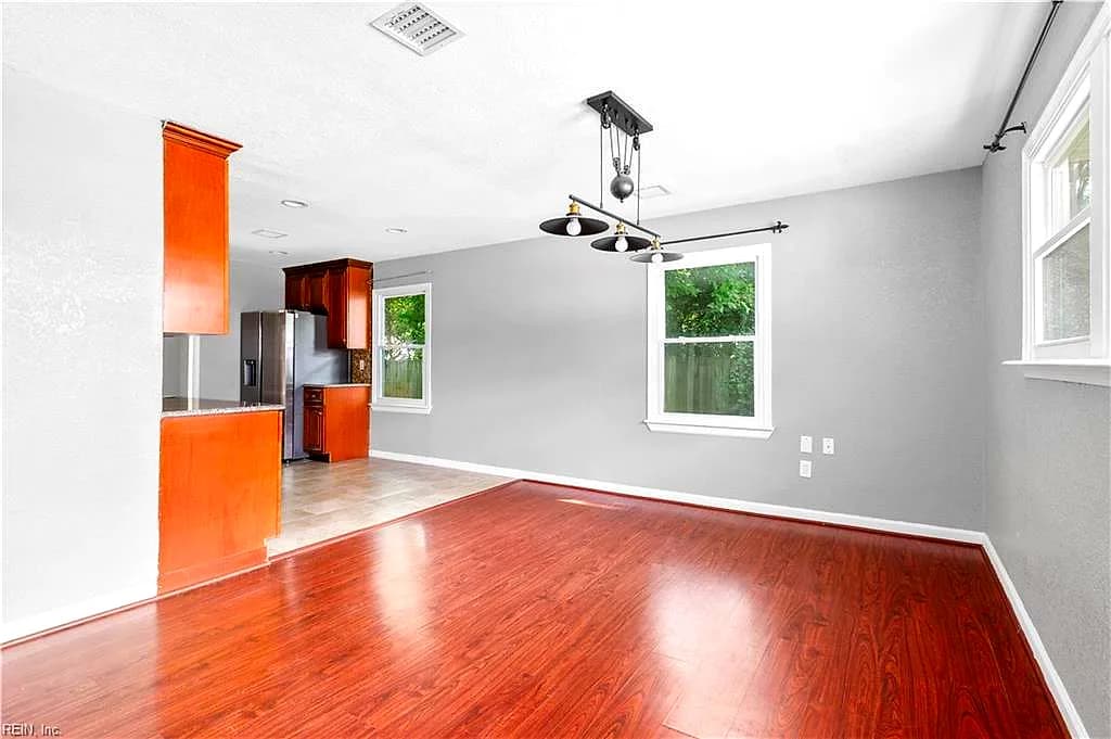 2502 Livesay RD, CHESAPEAKE VA 23323 - Photo 4