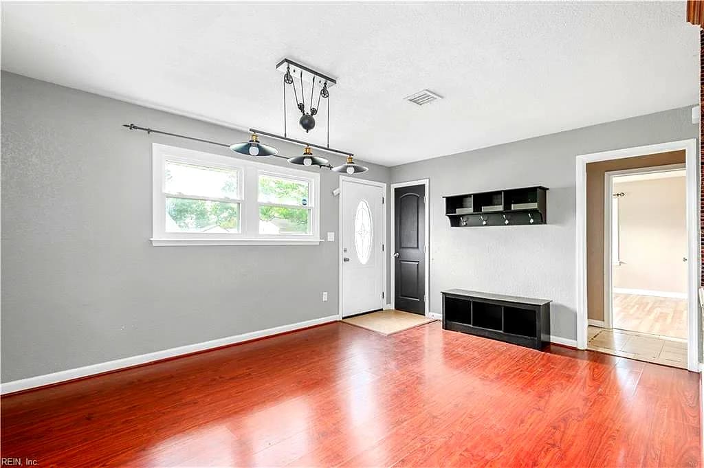 2502 Livesay RD, CHESAPEAKE VA 23323 - Photo 5