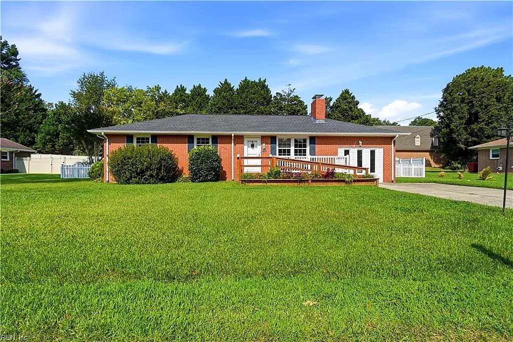 106 Crandol DR, YORKTOWN VA 23693 - Photo 2