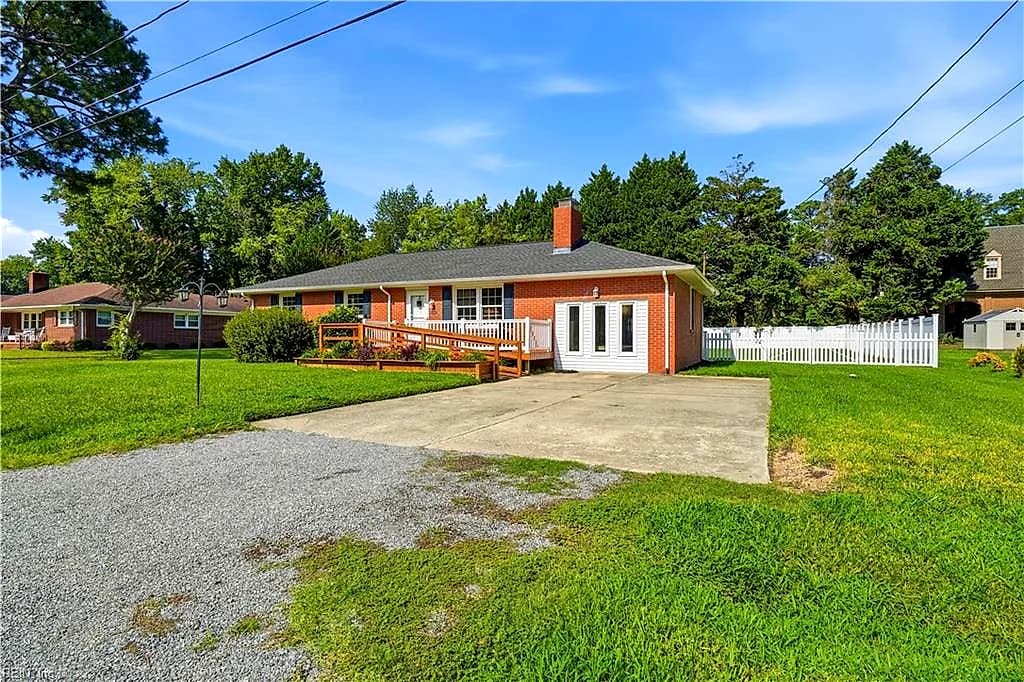 106 Crandol DR, YORKTOWN VA 23693 - Photo 3