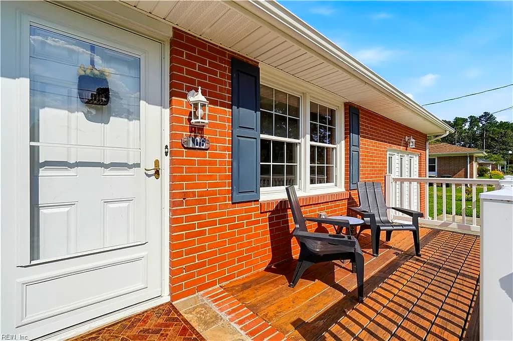 106 Crandol DR, YORKTOWN VA 23693 - Photo 5