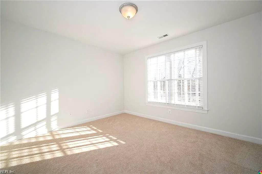 106 Fisher CT, SEAFORD VA 23696 thumb 10