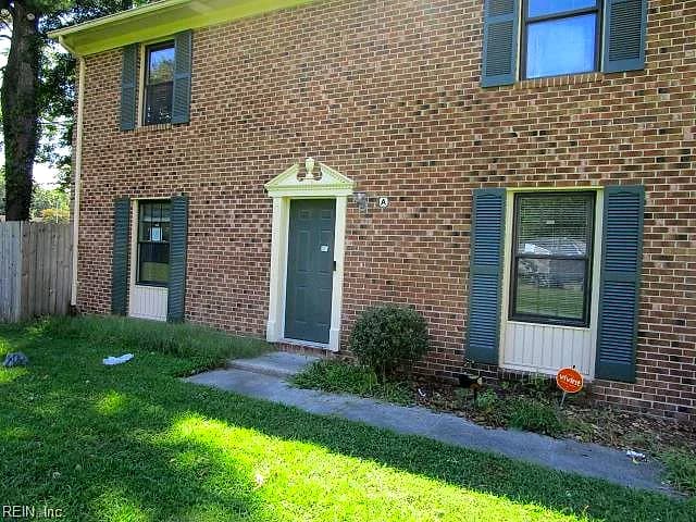 304 Circuit LN, NEWPORT NEWS VA 23608 - Photo 5