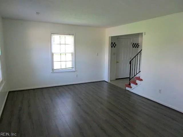 304 Circuit LN, NEWPORT NEWS VA 23608 thumb 8