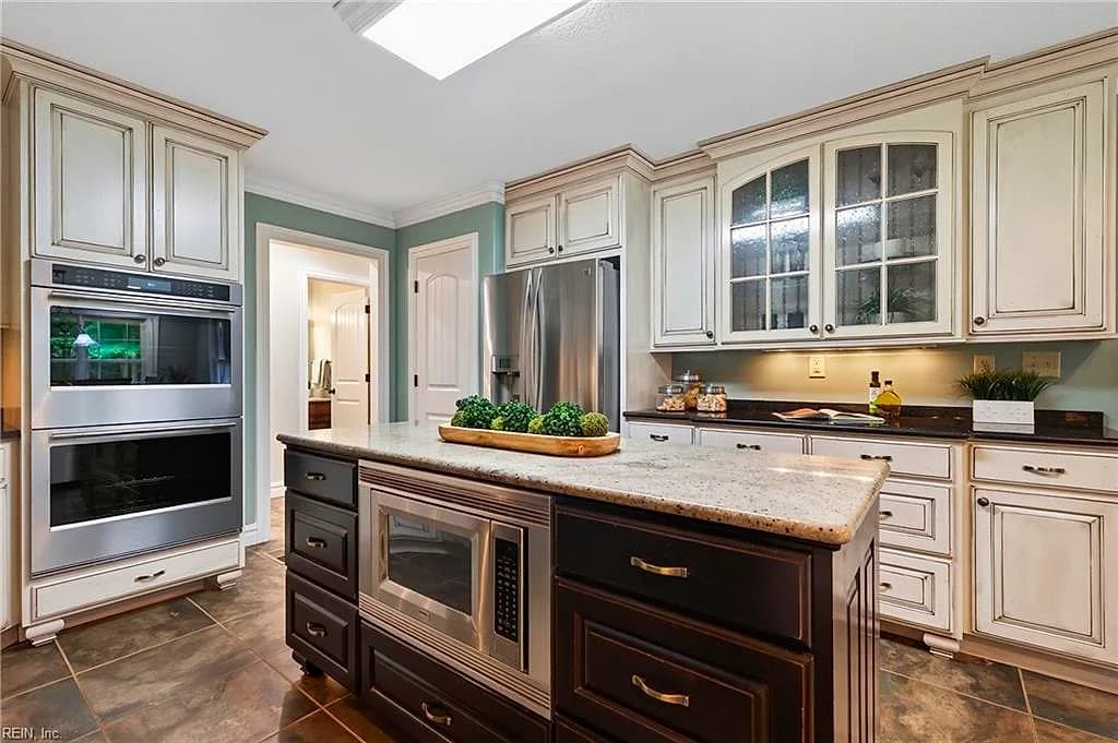 1120 Kathleen LN, CHESAPEAKE VA 23322 - Photo 4