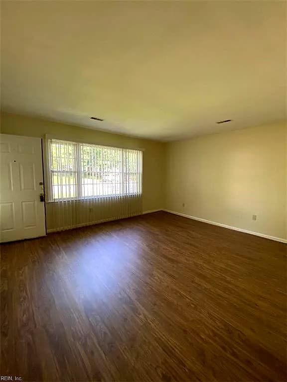 428 Cherrywood CT, NEWPORT NEWS VA 23608 - Photo 3