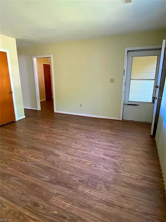 428 Cherrywood CT, NEWPORT NEWS VA 23608 - Photo 4