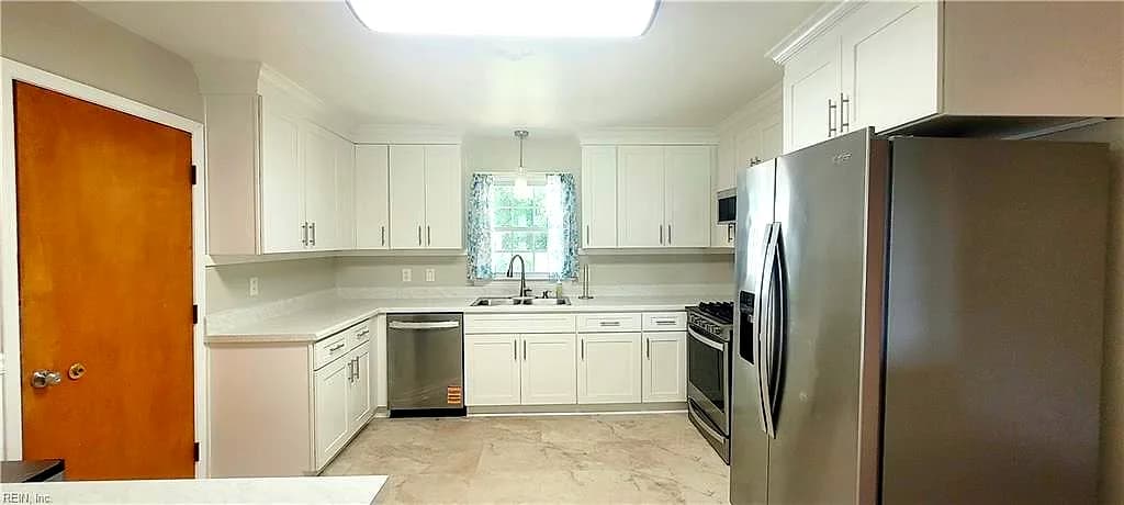 3009 Woodlawn DR, SUFFOLK VA 23434 - Photo 3