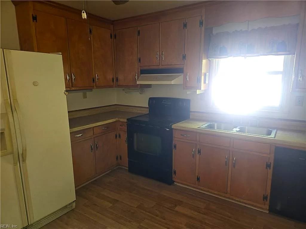 108 Londonshire TER, HAMPTON VA 23666 - Photo 4