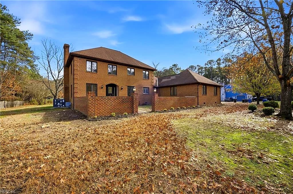 9R Rhodelia LN, POQUOSON VA 23662 - Photo 2