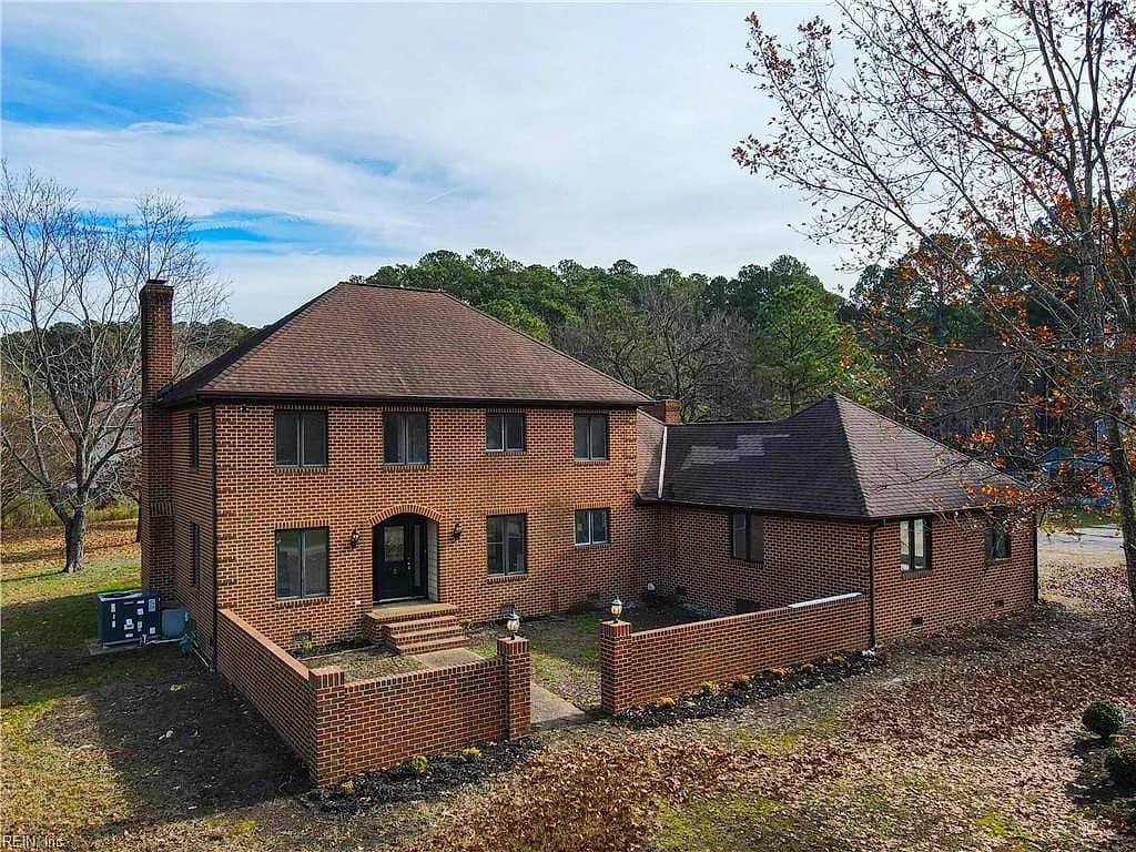 9R Rhodelia LN, POQUOSON VA 23662 - Photo 3