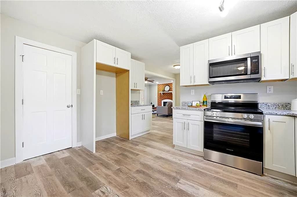 9R Rhodelia LN, POQUOSON VA 23662 thumb 6