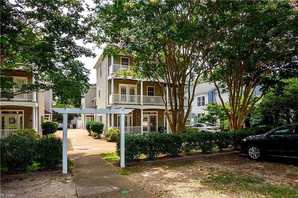 212 85th ST #D, VIRGINIA BEACH VA 23451 - Photo 3