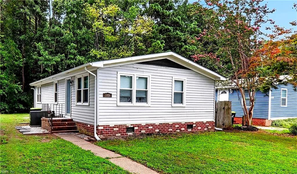 1090 Sandy Narrows CT, VIRGINIA BEACH VA 23454 - Photo 4