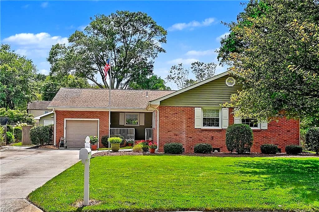 620 NOTTINGHAM DR, VIRGINIA BEACH VA 23452 - Photo 2