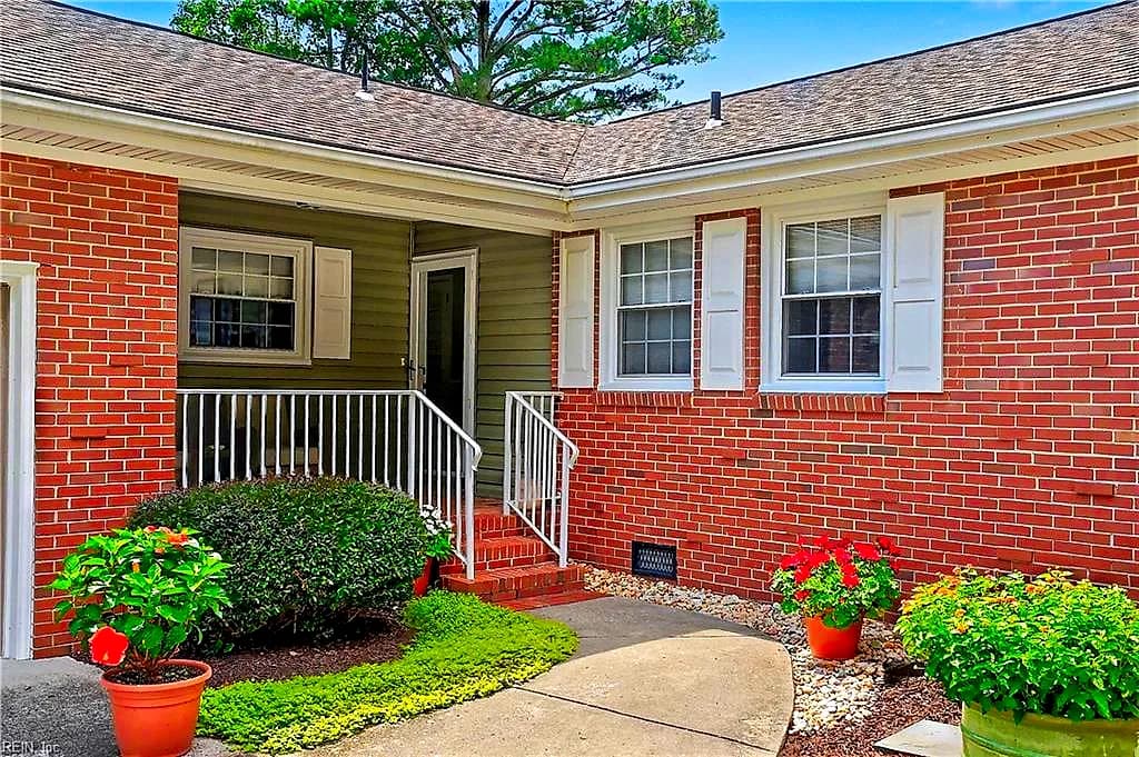 620 NOTTINGHAM DR, VIRGINIA BEACH VA 23452 - Photo 4