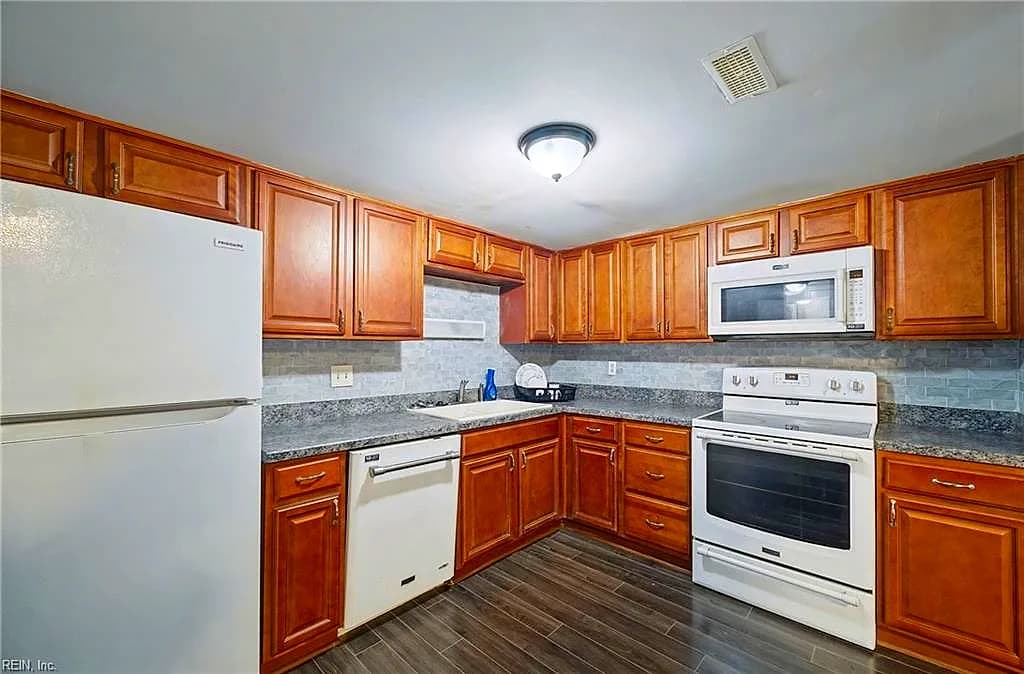 397 Deputy LN #C, NEWPORT NEWS VA 23608 - Photo 5