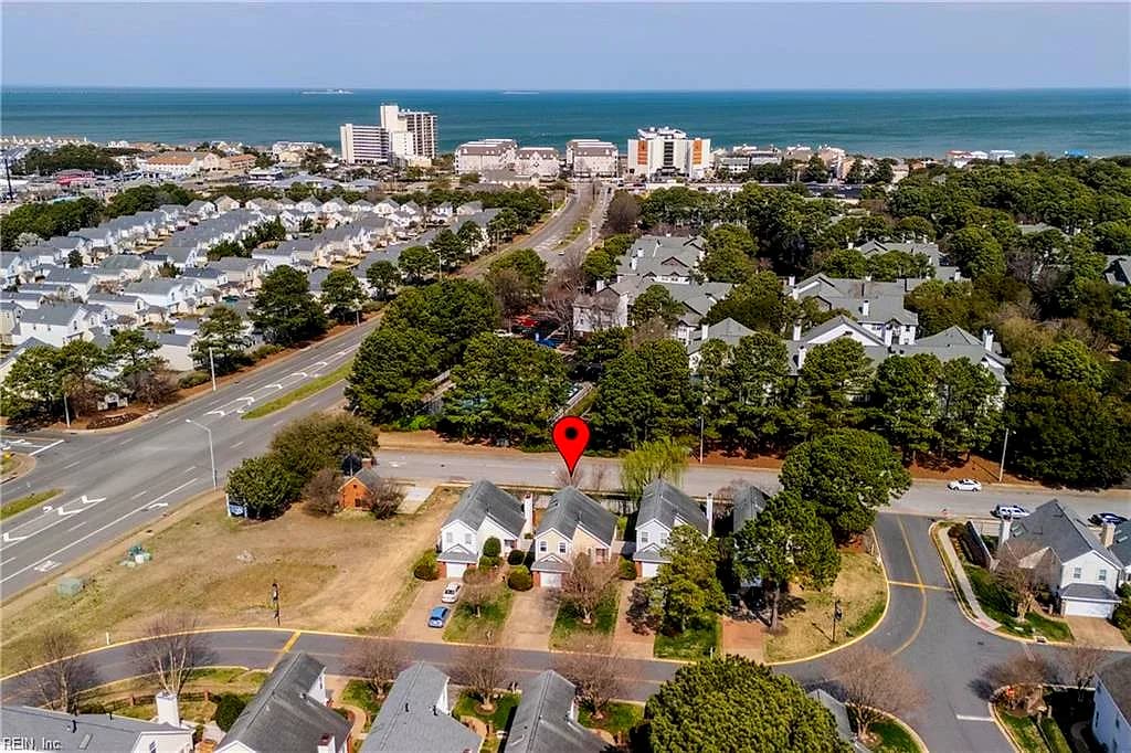 2157 Marina Shores DR, VIRGINIA BEACH VA 23451 - Photo 3