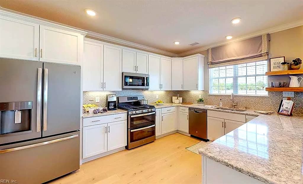 2048 Charwood DR, CHESAPEAKE VA 23320 thumb 9