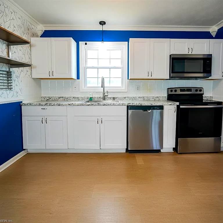 906 Harpersville RD, NEWPORT NEWS VA 23601 - Photo 4