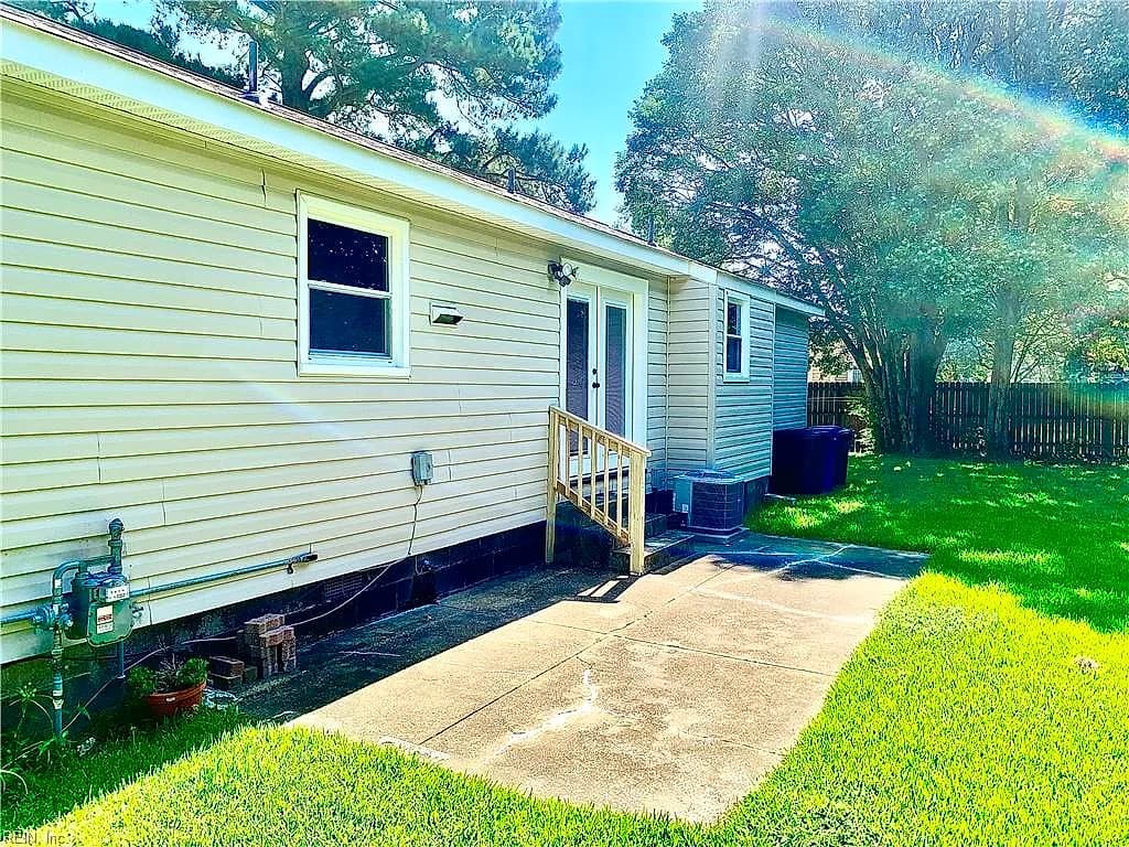 5561 Shadowwood DR, VIRGINIA BEACH VA 23455 - Photo 5