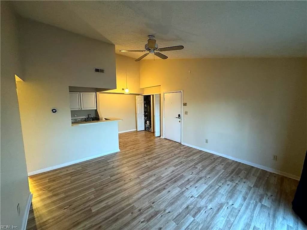 65 Wells CT #2, HAMPTON VA 23666 - Photo 3