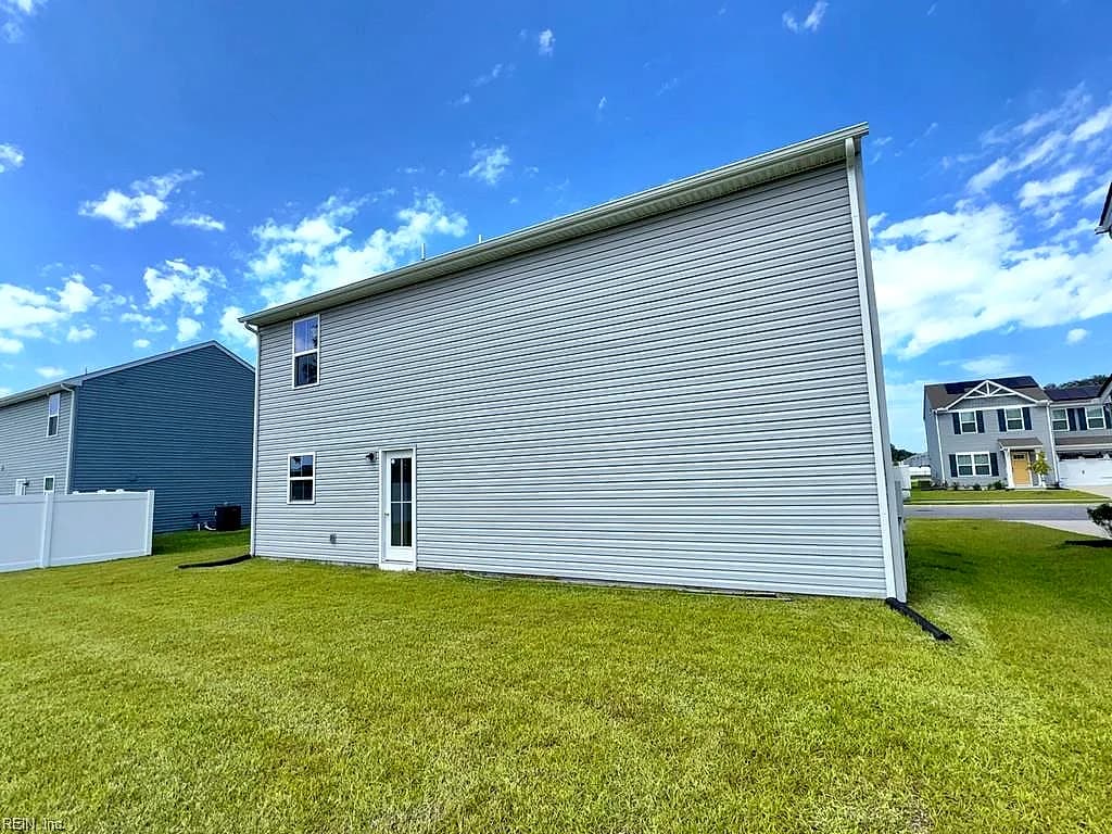 105 Shipmate WAY, PORTSMOUTH VA 23702 - Photo 4