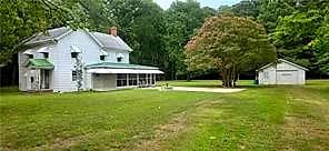126 North Bay Haven RD, GWYNN VA 23066 - Photo 4