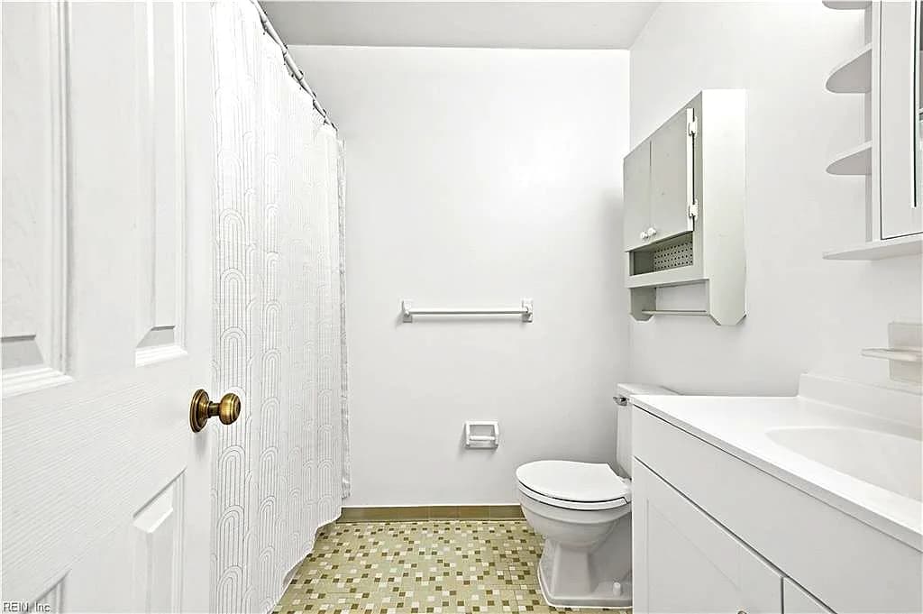 4116 Meadowview RD, PORTSMOUTH VA 23703 thumb 9