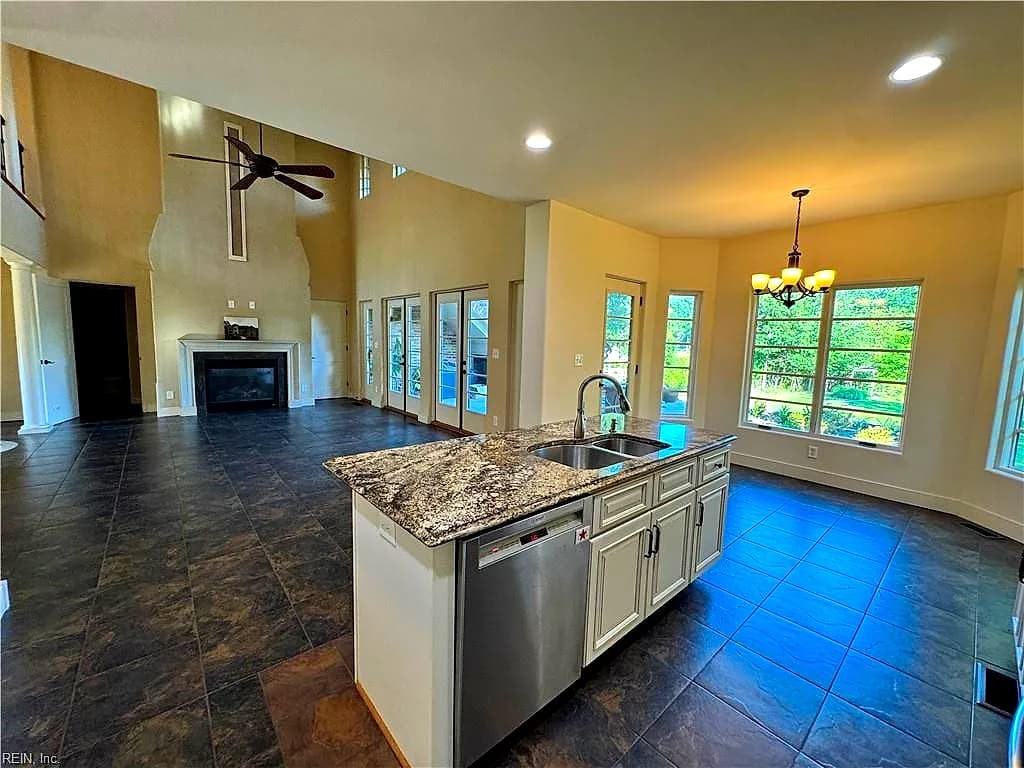 52 Queens CT, NEWPORT NEWS VA 23606 thumb 12