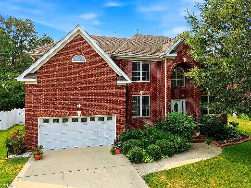 557 Hunts Pointe DR, VIRGINIA BEACH VA 23464 - Photo 2