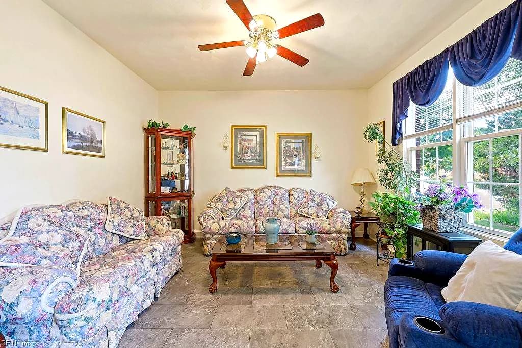 557 Hunts Pointe DR, VIRGINIA BEACH VA 23464 thumb 8