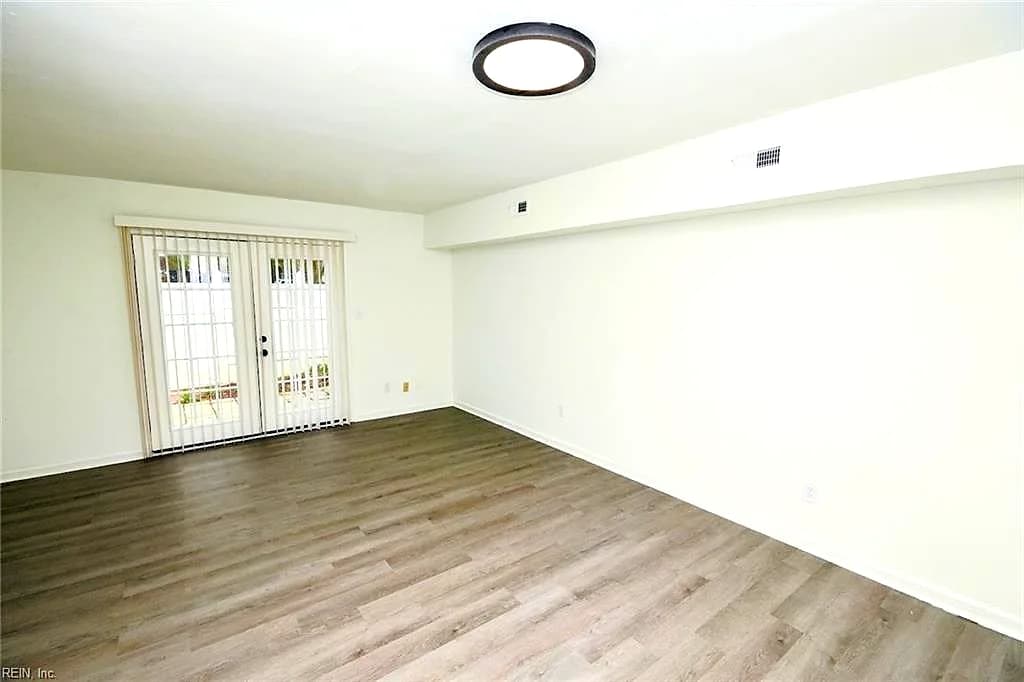 437 Barberton DR, VIRGINIA BEACH VA 23451 - Photo 5