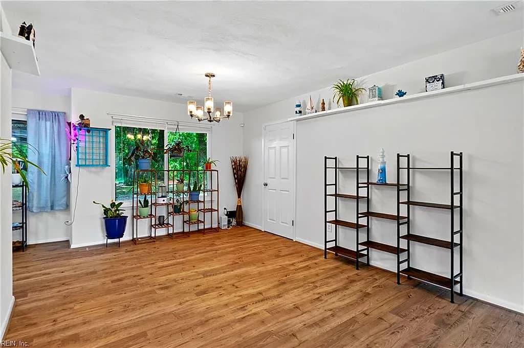 1105 Gloucester ST, HAMPTON VA 23661 - Photo 4