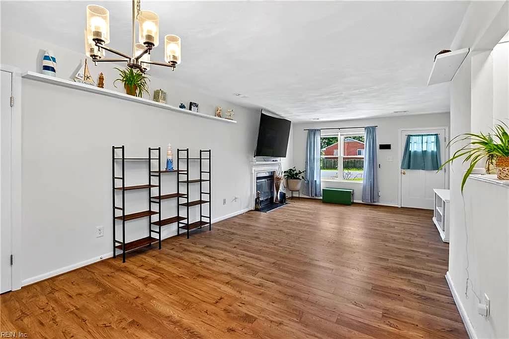 1105 Gloucester ST, HAMPTON VA 23661 thumb 7