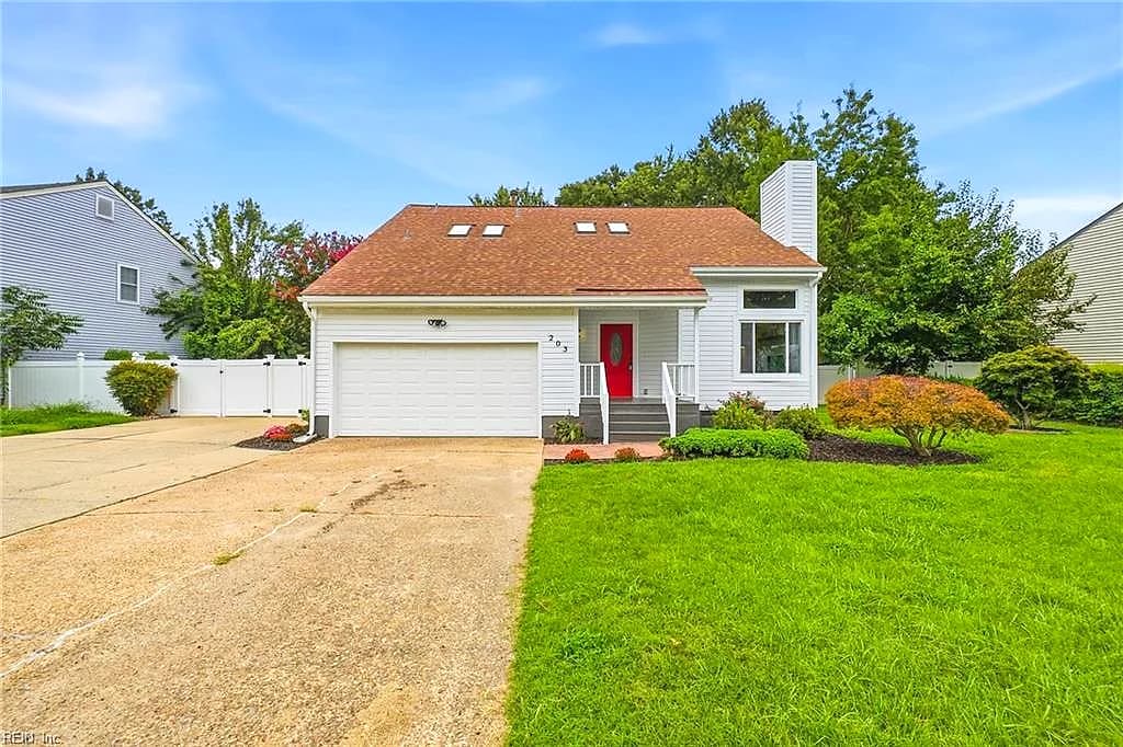 203 Leftwich CT, HAMPTON VA 23664 - Photo 2