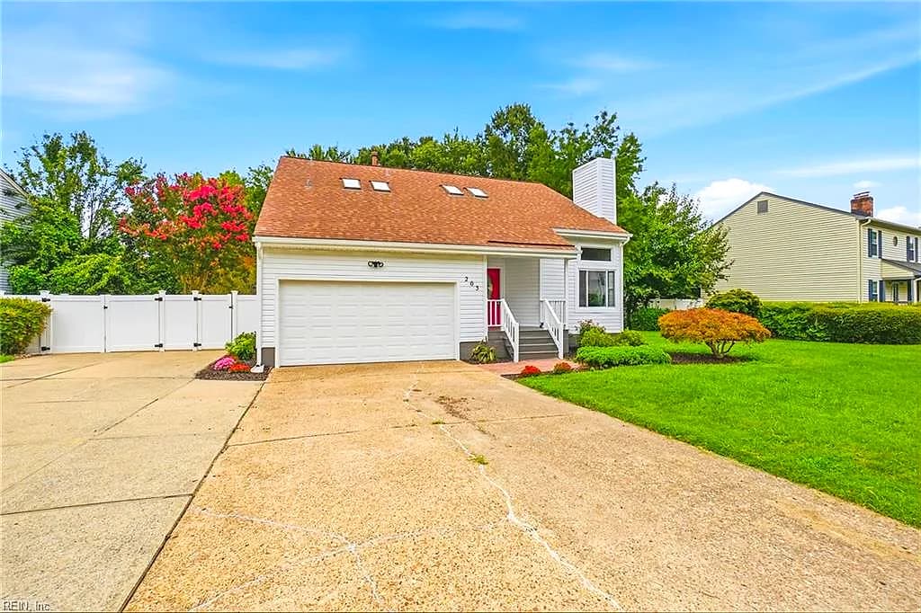 203 Leftwich CT, HAMPTON VA 23664 - Photo 3
