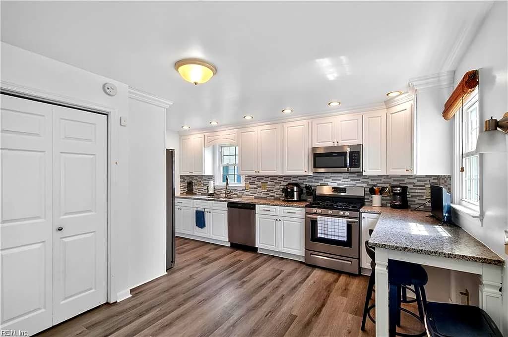 1057 W Ocean View AVE, NORFOLK VA 23503 thumb 11