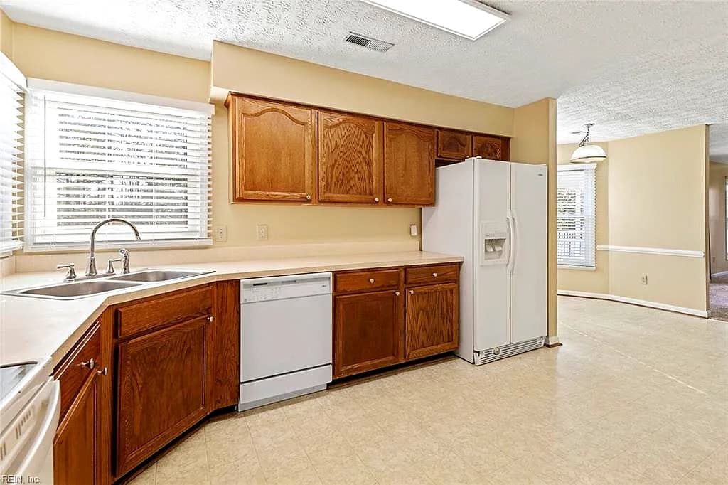 804 Lancaster LN, NEWPORT NEWS VA 23602 thumb 11