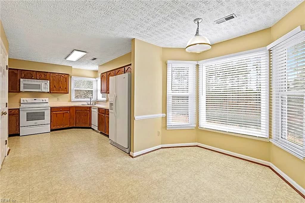 804 Lancaster LN, NEWPORT NEWS VA 23602 thumb 10