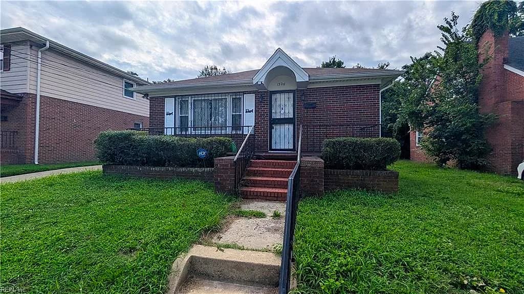 1326 26th ST, NEWPORT NEWS VA 23607 - Photo 2