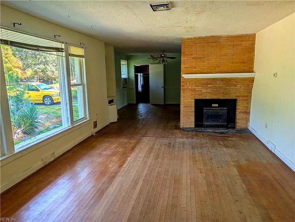 5017 Lake CIR, PORTSMOUTH VA 23703 - Photo 3