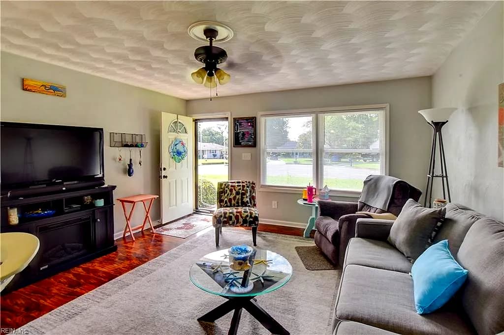 8 Raymond CT, PORTSMOUTH VA 23703 - Photo 3